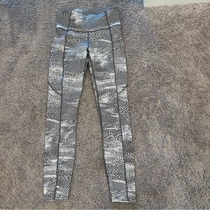 Lululemon Size 4 Leggings. Excellent Condition!